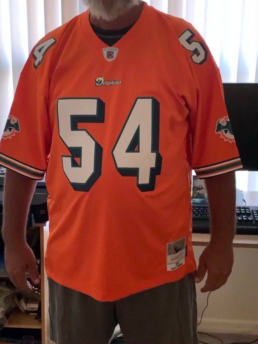 njrice2004's tweet photo. One of the greatest to play, and fell in love with his performance since day one. #WellDeserved #54ZachThomas
#MyFirstJersey #FinsUp https://t.co/65OtXB1kx6