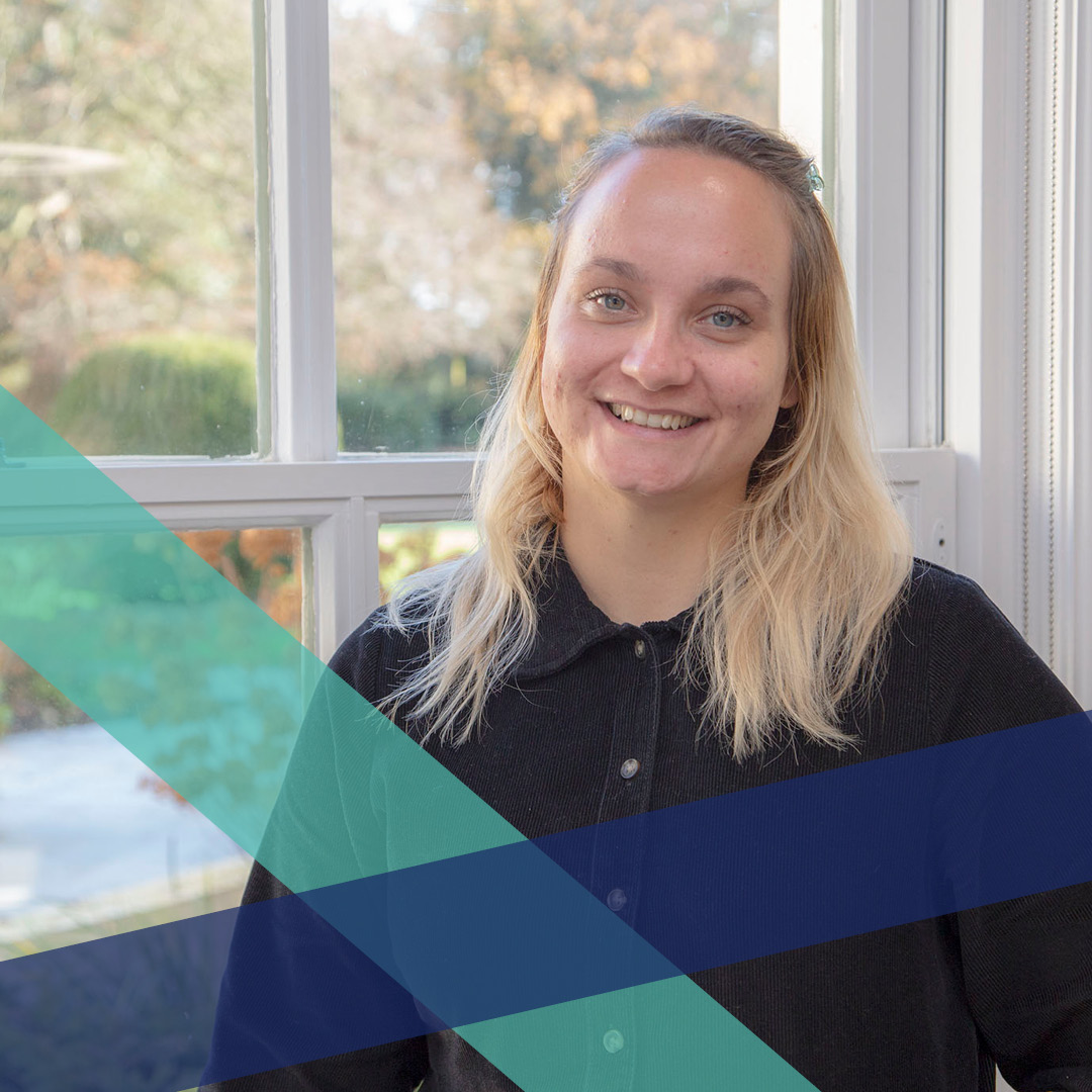 Clowes_UK's tweet photo. #MeetTheTeamMonday

>> Lucy Bloor.
>> Digital Marketing Apprentice.
>> Joined #ClowesDevelopments in October 2022.
>> Lucy is currently working towards her Level 3 – Advanced Apprenticeship in Digital Marketing.

Meet the rest of the team here: https://t.co/haiPwE9JrE https://t.co/snkxzbM2Px