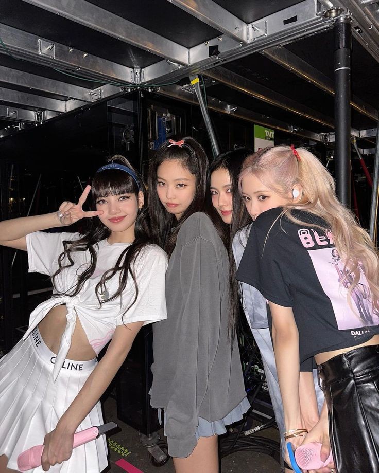 jihoonterified's tweet photo. Happy 7th Anniversary, My Girls!💓

#BLACKPINK #블랙핑크 #20230808 #BLACKPINK7thANNIVERSARY #7YEARSWITHBLINKS #YG https://t.co/LnDVwyvViz