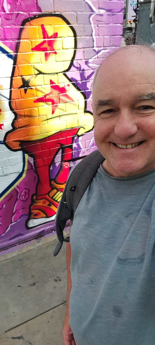 DavidHo86673331's tweet photo. I forgot to say. I ran into an old friend in London,yesterday! :) https://t.co/MEqyHkFKwc