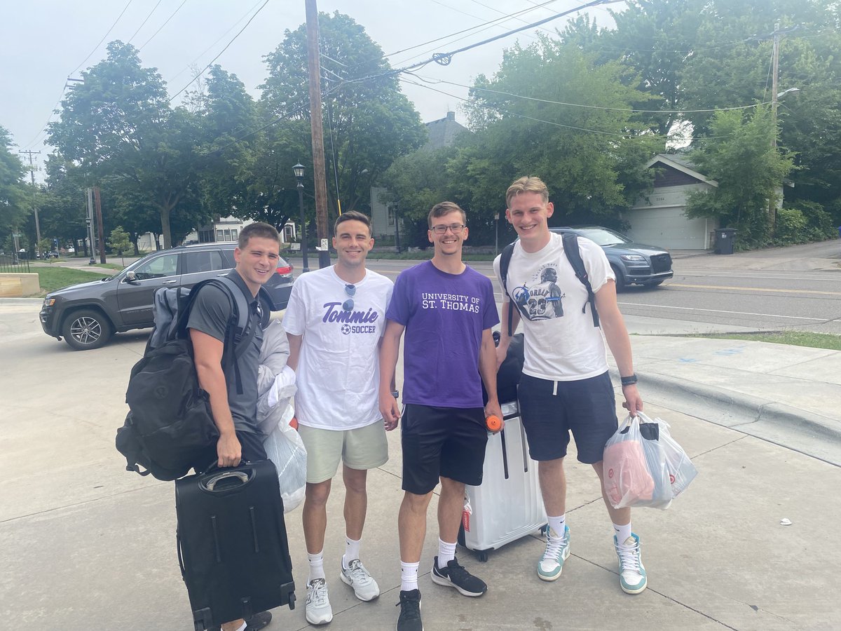 TommieMSoccer's tweet image. Player arrival - off we go ⚽️ #prideintheprocess