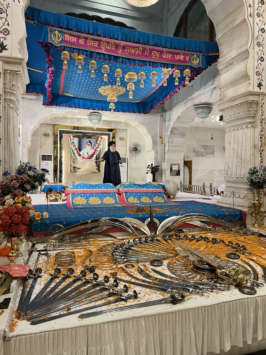 Ratinder0400's tweet photo. ਧੰਨ ਧੰਨ ਬਾਬਾ ਦੀਪ ਸਿੰਘ ਜੀ 🙏🏻#tahlasahib https://t.co/GUVlhW1IlO