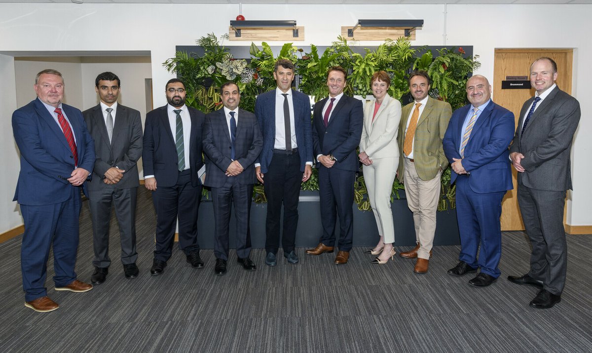 MansoorAbulhoul's tweet photo. A fascinating visit to @BAES_Maritime & @BAESystems_Gulf in Portsmouth to learn about developments in maritime tech and the success many Emiratis have found through BAE’s internship opportunities, which benefits them both professionally and personally. 

Opportunities such as these go far in backing the growing relationship between the UK & UAE and pave the way for new horizons of cooperation. 
🇦🇪🇬🇧