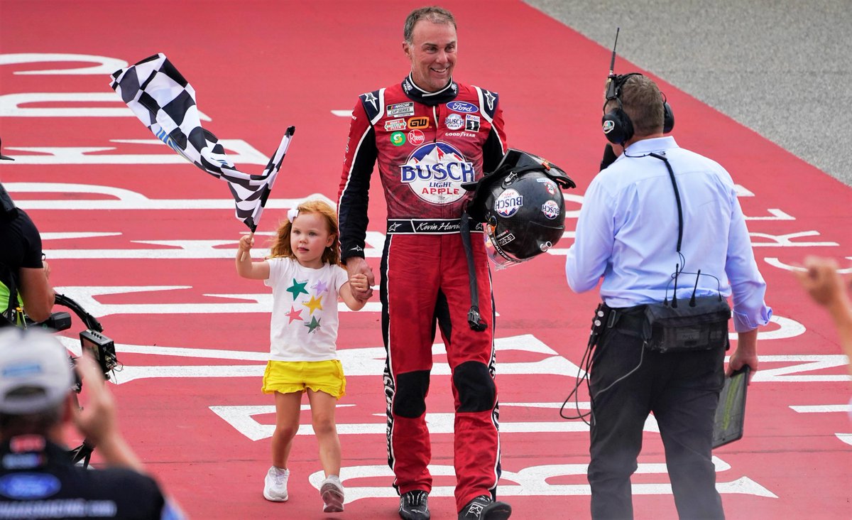 LegendsNascar's tweet photo. Kevin Harvick won the 2022 FireKeepers Casino 400 at Michigan one year ago today. 🏁
#4EVERPops 🏁 https://t.co/OFiXXDNB0V