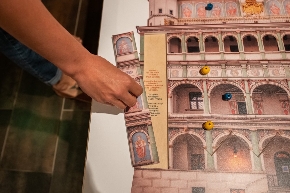 NicoTrinkhaus's tweet photo. Thrilled to see my photo featured as central piece in the exhibition organized by Poznań Heritage Centre.

"The power of an encounter. People who made Poznan" explores contacts between locals and newcomers who jointly built the city. 

Display is in English, Polish, and Ukrainian https://t.co/bm5V9MJPBc