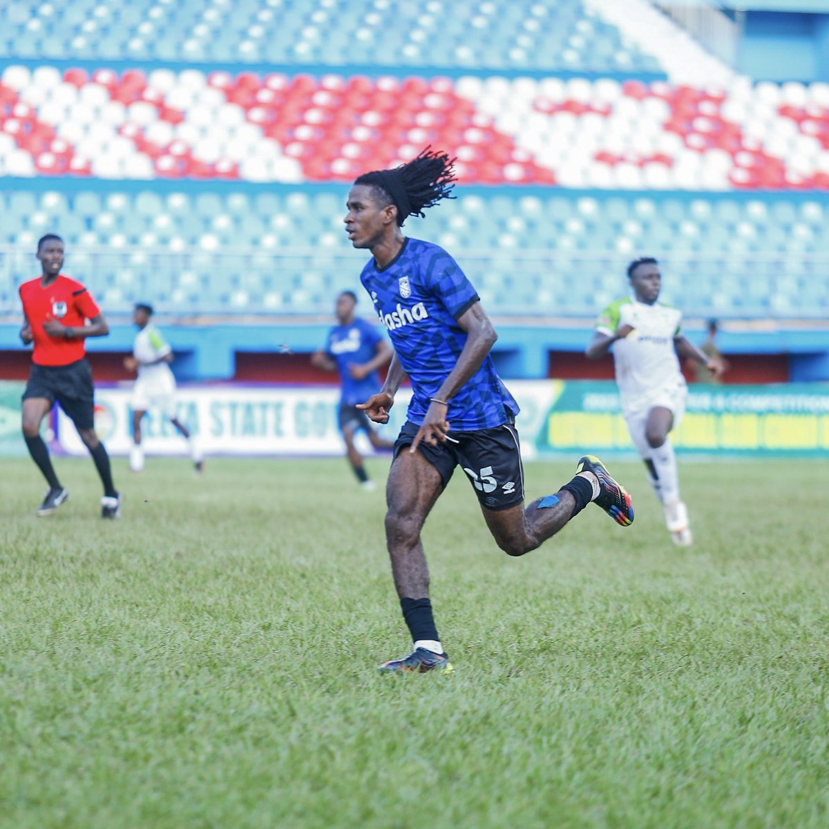 SportingLagos's tweet photo. 📰🚨: UPDATE

We can confirm that attacking midfielder Kalu Chukwuemeka has left Sporting Lagos following his loan spell from Lagos-based side Collins Edwin FC. 

Read about his lone season in Blue and Yellow 🔵🟡:
https://t.co/ox8M5g9rrn

#DaaluKalu #ThisIsSporting https://t.co/4wqCRlNn2r
