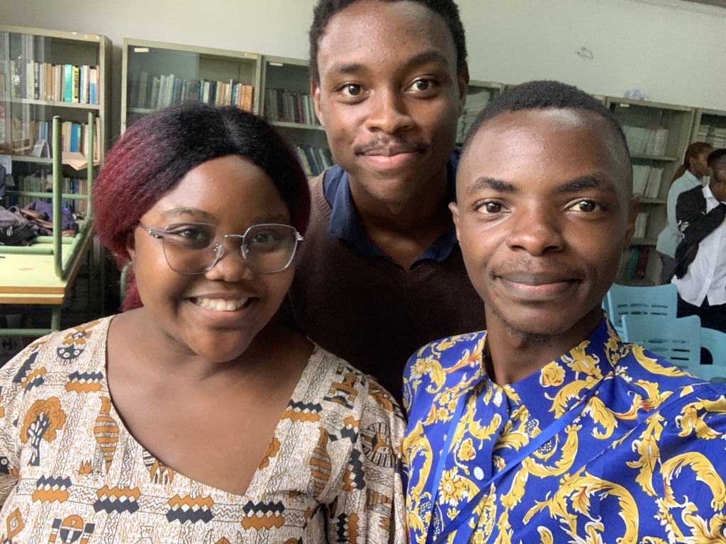 EdmondMakolle's tweet photo. Lors de la première journée, les différentes entreprises qui ont accepté notre invitation se sont présentées auprès des étudiants, et on a clôturé avec une table ronde et débat autour du thème.
Lien tofs: https://t.co/UHX2BhVyoC
#JUIN2023
#Comsas https://t.co/eknPPe17BN