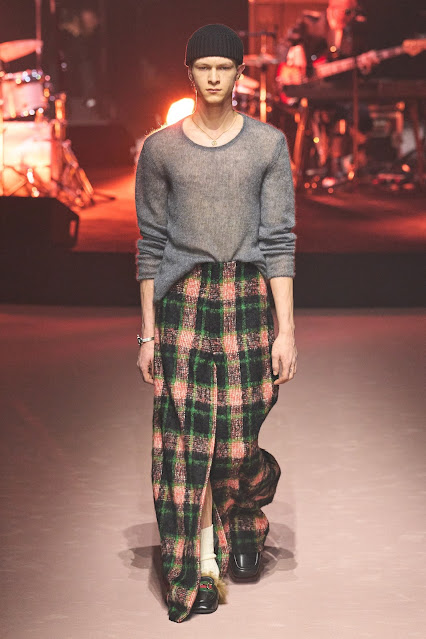 francarabias's tweet image. El lenguaje estético de la nueva masculinidad pasa por las faldas para hombres.

Nueva entrada en mi #blogdemoda #EnlaZonaF

FALDA MASCULINA, ENÉSIMO INTENTO enlazonaf.blogspot.com/2023/08/falda-…

#fashionblogger #FranciscoCarabias #francarabias
#menswear #menstyle #mensfashion