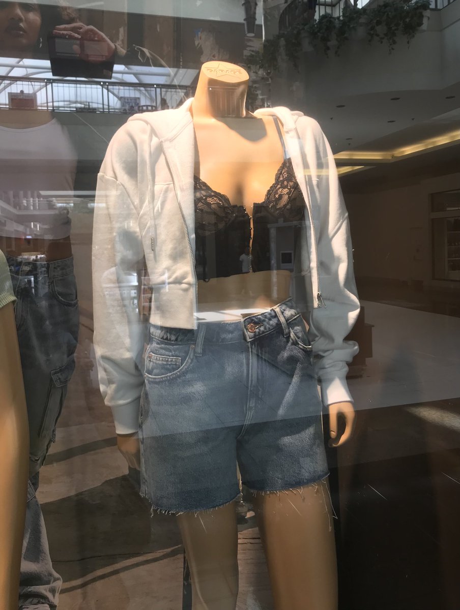 EColvinCollins's tweet photo. Back-to-school shopping for my teen &amp; pre-teen girls, and all I can think is, “Sue Ellen, it’s not a TOP, it’s a BRA.” #flouting https://t.co/zihb3XuCh1
