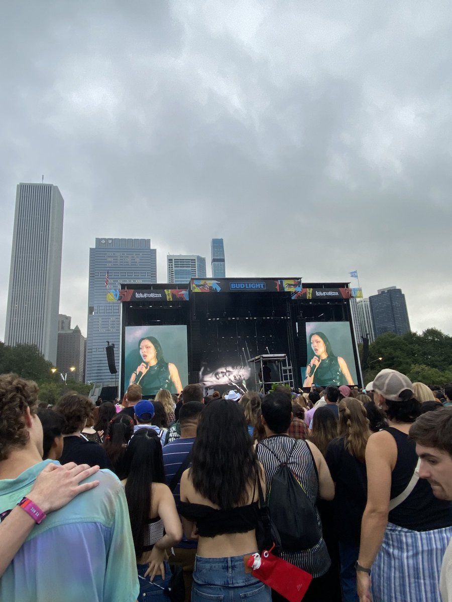 adri_rose6's tweet photo. how am i supposed to do my job when i saw god yesterday https://t.co/crooqmBo6b