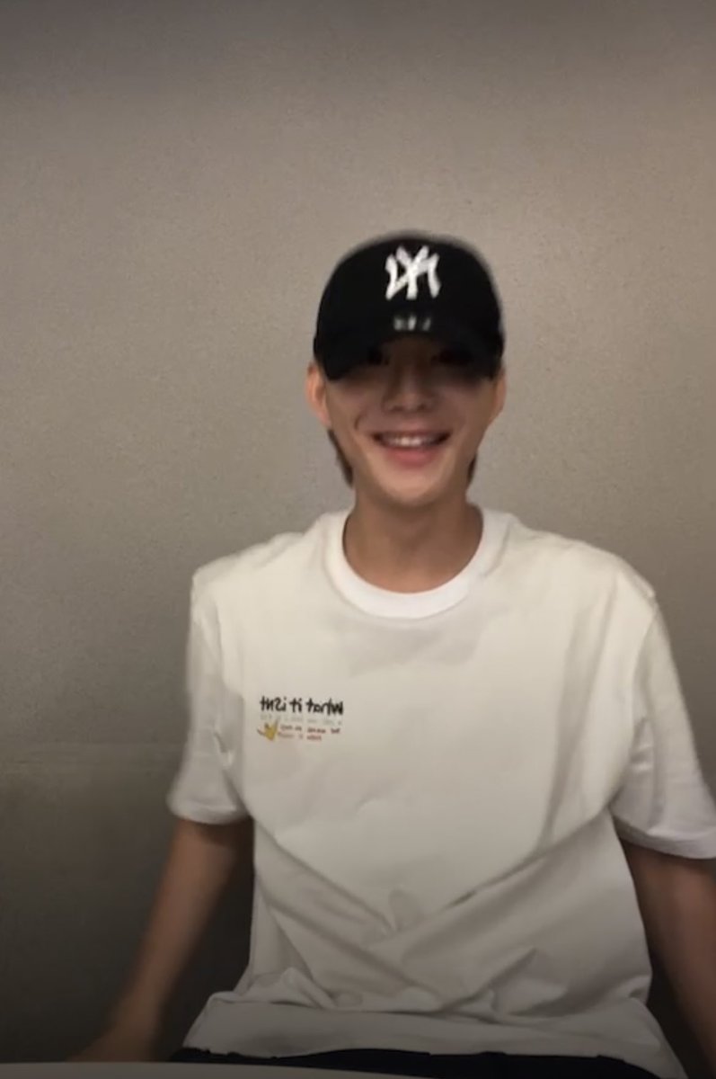 김정우 특, 모자썼을 때 특히 남자냄새 과함.