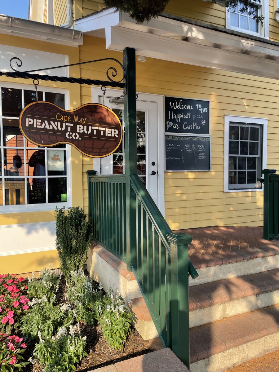Cape May Peanut Butter Company 🙂This place is amazing #CapeMay #NJ ⁦<a href="/LoveCapeMay/">CapeMay.com</a>⁩