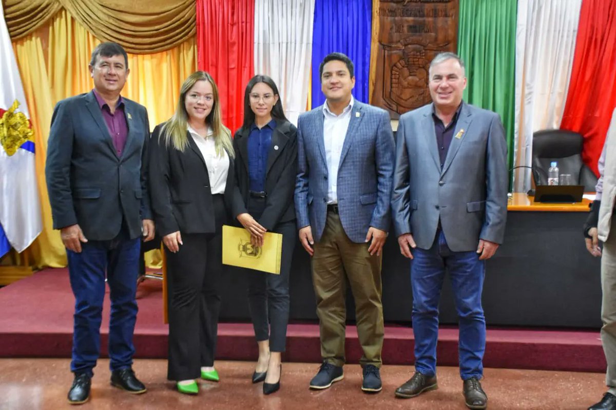 riosramirezc's tweet photo. ✓ Asistí al inicio de la sesión ordinaria semanal de la Junta Departamental de Itapúa presidida por el señor Marcelino Galeano.

✓ Entrega de Distinción y Reconocimiento por parte del gobierno departamental. https://t.co/49TBjJxpva