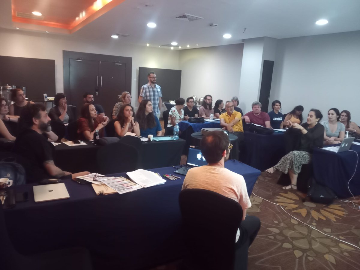 .@CatiaCanteiro reports they just finished a two-day workshop assessing different species of fungi from Latin America and the Caribbean organized by @iucnfungibrazil, the new @IUCNssc Colombia Fungal Specialist Group, and @fungifoundation. #Fungi #Mycology 2/