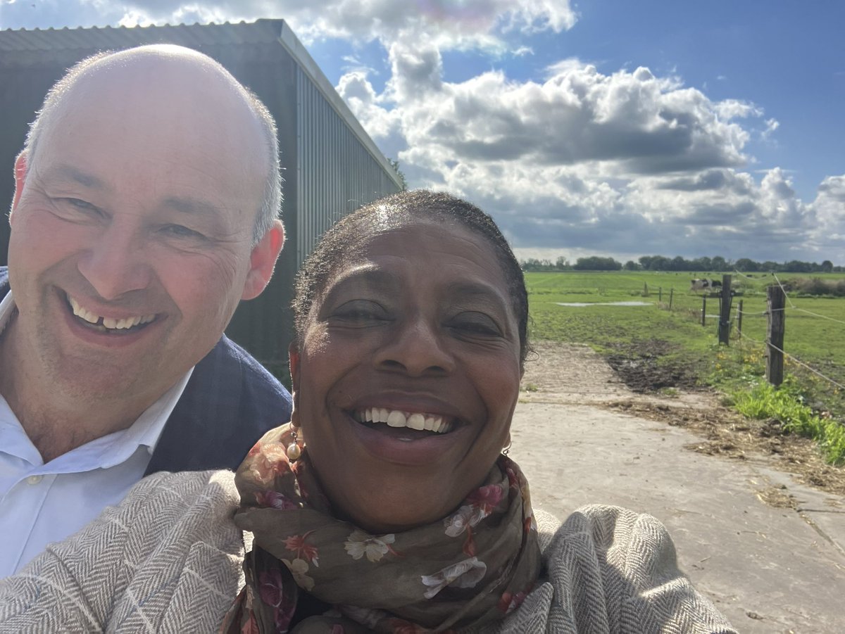 joycesylvester's tweet photo. Op bezoek bij agrariër Arjan van Rijn, die lid is van het DB en 120 stuks melkvee heeft @waterschapagv https://t.co/WyGg6BhDLs