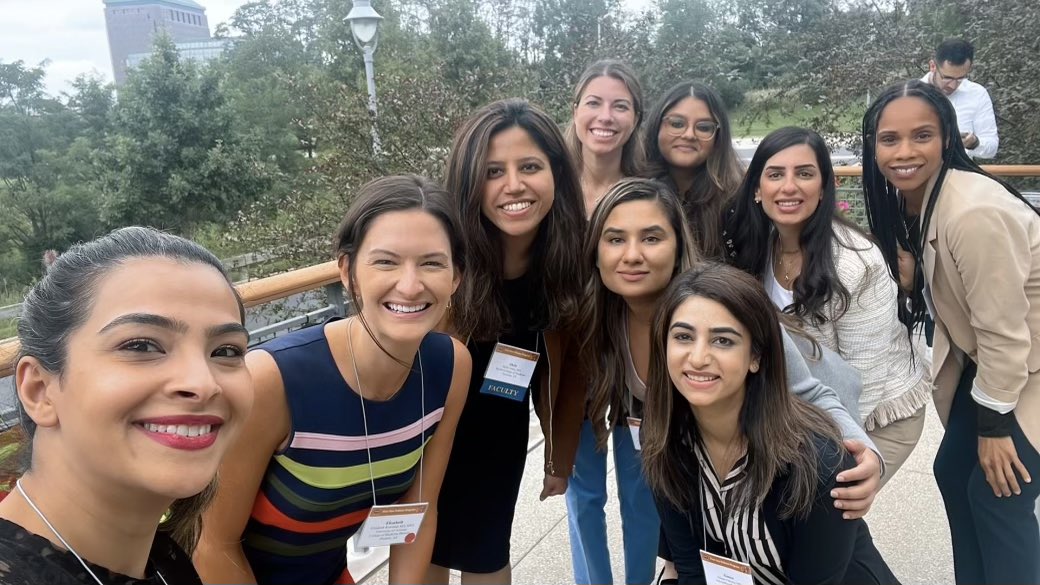 ERowlandMD's tweet photo. Having a great time at the First Year Fellow Endoscopy course and connecting with other #WomenInGI Future of GI is bright!! @ASGEendoscopy #GITwitter #medtwitter https://t.co/jrNqIqSvPd