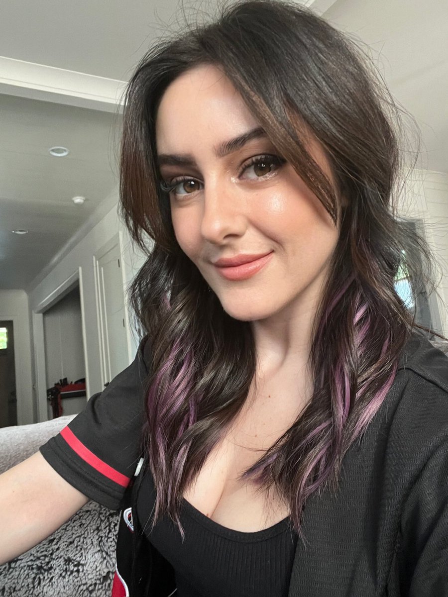 JuliaStunts's tweet photo. This weeks stream schedule: 
Tuesday: 7pm EST
Thursday: 7pm EST
Weekend: TBA! https://t.co/vQIHJPyrUi