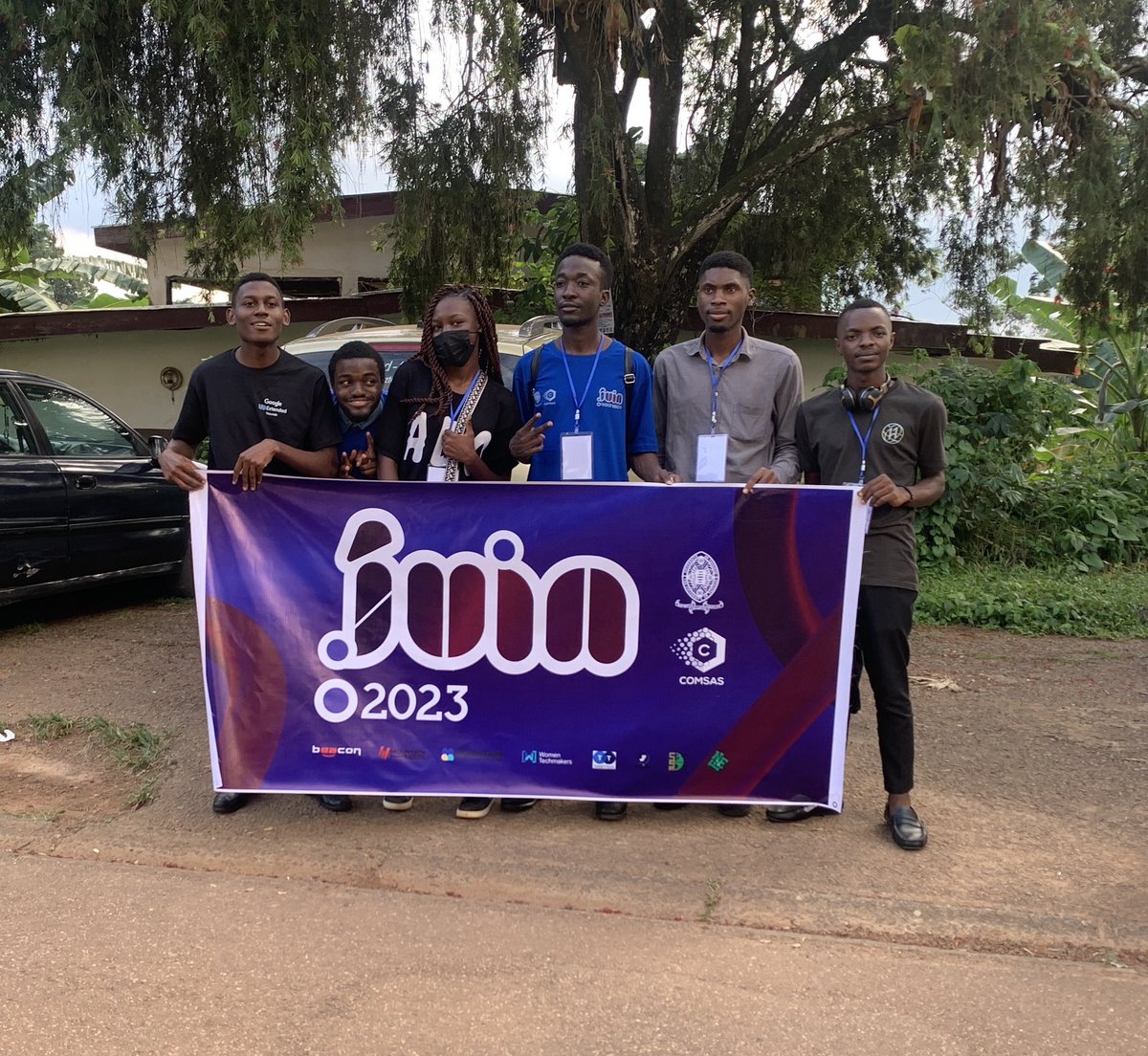 EdmondMakolle's tweet photo. @mountainhubb @WtmYaounde237 @GDGYaounde La deuxième journée a marqué le lancement de nos différentes activités ainsi que le #PitchTuesday de @mountainhubb et le #GoogleIOExtended du @GDGYaounde
Lien tofs: https://t.co/ZRUEftJK42
#JUIN2023
#Comsas https://t.co/vkokwDemig
