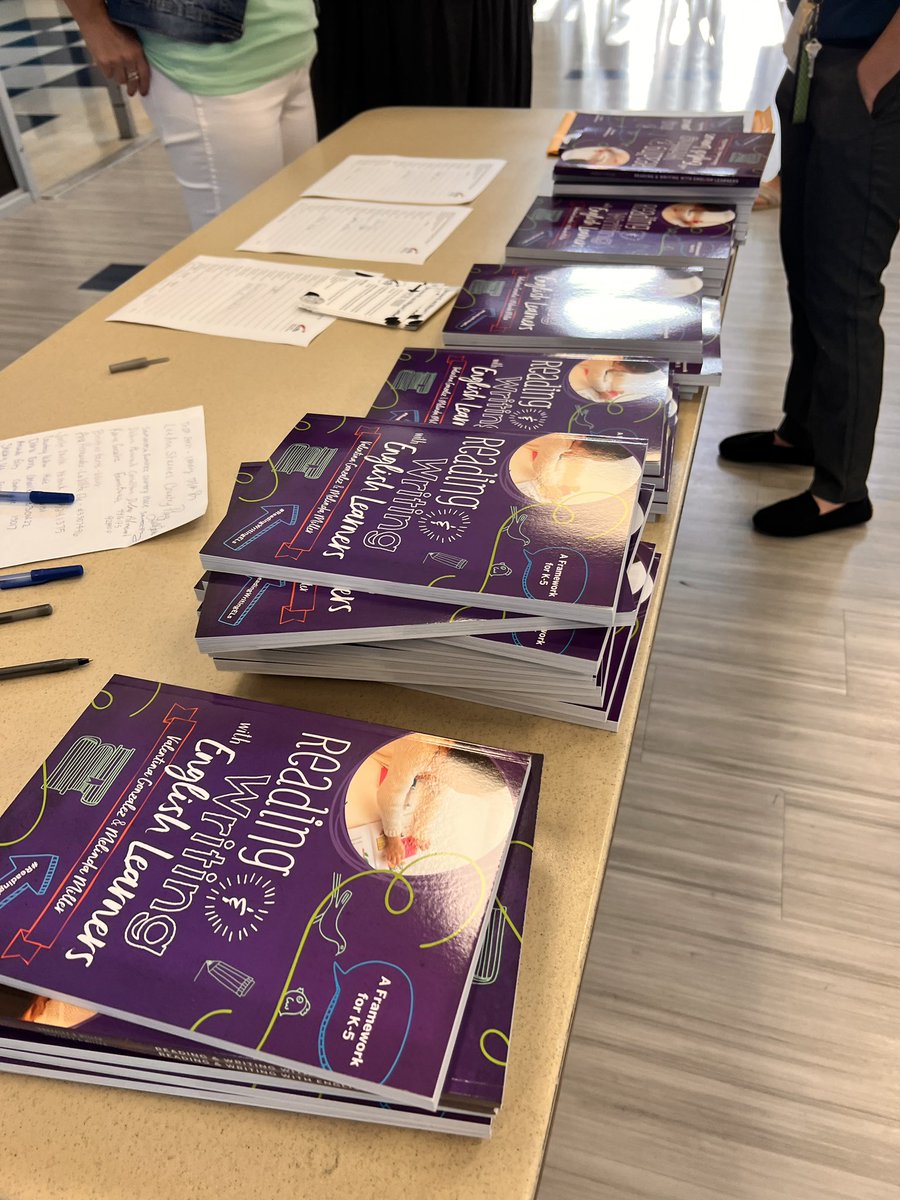 ValentinaESL's tweet photo. Hey @CFBElem_MLP thank you for the   important work you do serving multilingual learners and their families. I’m honored to be part of it! #ReadingWritingELs https://t.co/ZtBaY3AKiO