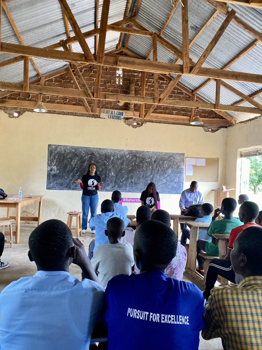 Gufasha_Found's tweet photo. UN experts estimate that 12 million girls are married as children globally every year.

We at @Gufasha_Found are thrilled to be fighting #childmarriage  through creating safe spaces for girls,empowering them and involving communities,boys and men in the fight.
#ReturnMyFuture https://t.co/iUZiTQd1Y8