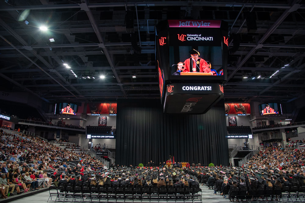UCBlueAsh's tweet image. Enjoy more pictures from Friday's Commencement festivities 🎓🎉❤️

See more photos in the album created on our Facebook profile.

#UCGrad23 #Commencement