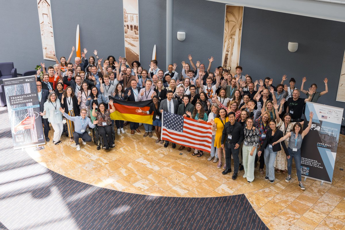 Heute ist #InternationalExchangeDay! Durch den Bildungs- und Kulturaustausch entstehen enge Freundschaften auf der ganzen Welt!  Diese US-Austausch-Alumni aus Deutschland und den USA trafen sich nach ihrem Austausch wieder auf der Transatlantischen Alumni-Konferenz im Juni.