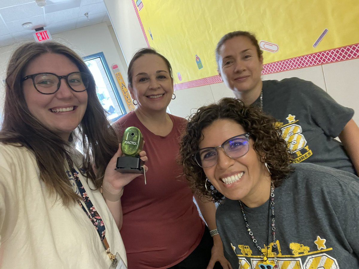 Kaylee Lopez (@mskaiseraisd) on Twitter photo Non electric pencil sharpeners are my favorite kind #nostalgia <a href="/ReesStars/">Rees Elementary (Performing & Visual Arts Academy)</a> #LifeOfAStar2023 #Kinderteam Non electric pencil sharpeners are my favorite kind #nostalgia <a href="/ReesStars/">Rees Elementary (Performing & Visual Arts Academy)</a> #LifeOfAStar2023 #Kinderteam