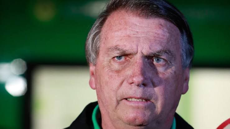 pedrorousseff's tweet photo. LAVAGEM DE DINHEIRO QUE FALA, NÉ?

Segundo investigação do Coaf as doações via PIX que Bolsonaro recebeu estão cheias de IRREGULARIDADES.

O que está estranho nessa história são as pequenas transferências de 1 centavo no meio de grandes pagamentos.

Essa é justamente a tática usada por TRAFICANTES para ficar fora do radar das autoridades para LAVAR DINHEIRO.

Mas NÃO VAMOS deixar isso acontecer. Alo, @FlavioDino bora investigar isso aí URGENTE