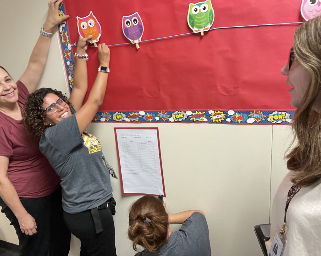 Kaylee Lopez (@mskaiseraisd) on Twitter photo Finishing putting up our bulletin before parent night. <a href="/ReesStars/">Rees Elementary (Performing & Visual Arts Academy)</a> #LifeOfAStar2023 #Kinderteam Finishing putting up our bulletin before parent night. <a href="/ReesStars/">Rees Elementary (Performing & Visual Arts Academy)</a> #LifeOfAStar2023 #Kinderteam