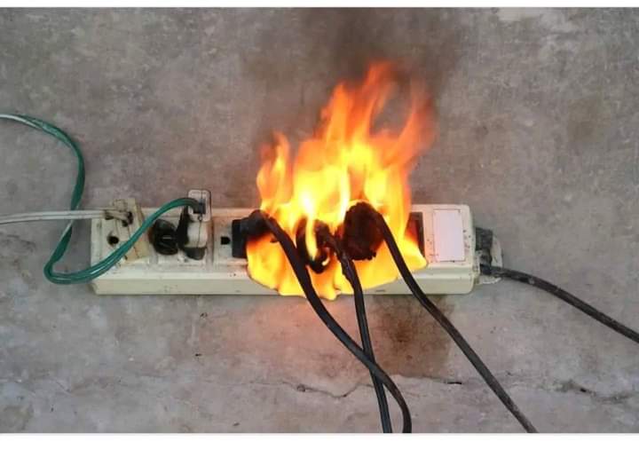 Senseitraining's tweet image. Electricians nini inaendelea hapa 🤔🤔? 

#wiring #eletricalengineering #electrician #electricians 

#InnovateNairobi2023