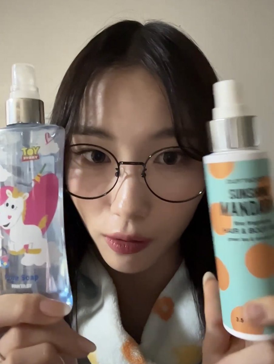 J_ging_'s tweet photo. 자기가 쓰는 향수 자랑하는거 왜케 기욥지… https://t.co/65vDJPFwdA