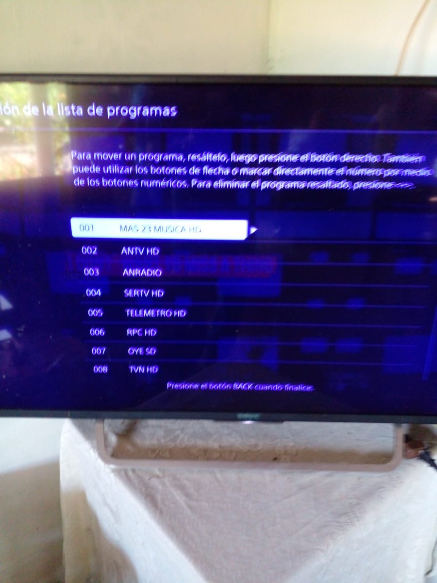 AsepPanama's tweet photo. Técnicos de la #AsepTelco en labores de medición de penetración de la señal #TDTPmáFase2📺, en esta oportunidad visitaron residencia en Lagartillo de #LosSantos y explicaron a usuarios pasos para realizar la búsqueda de los canales y corroborar recepción de esta seña digital https://t.co/rE7IxEgafn