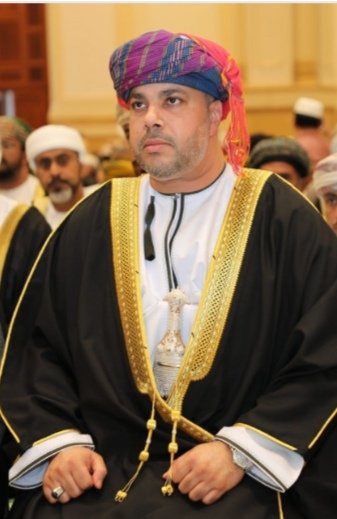 ،، حضورمتميزوجميل ومتواصل لصاحب السموالسيد مروان بن تركي أل سعيد محافظ ظفارفي موسم خريف ظفار،لإفتتاح ورعاية الفعاليات المختلفة والندوات والمؤتمرات في المحافظة سواءللقطاع الحكومي اوالخاص اولقطاع الشباب،لتشجيع طاقات الشباب وتحفيزالجانب الإيجابي لهم والإستمرار في الإبداع والتميز.