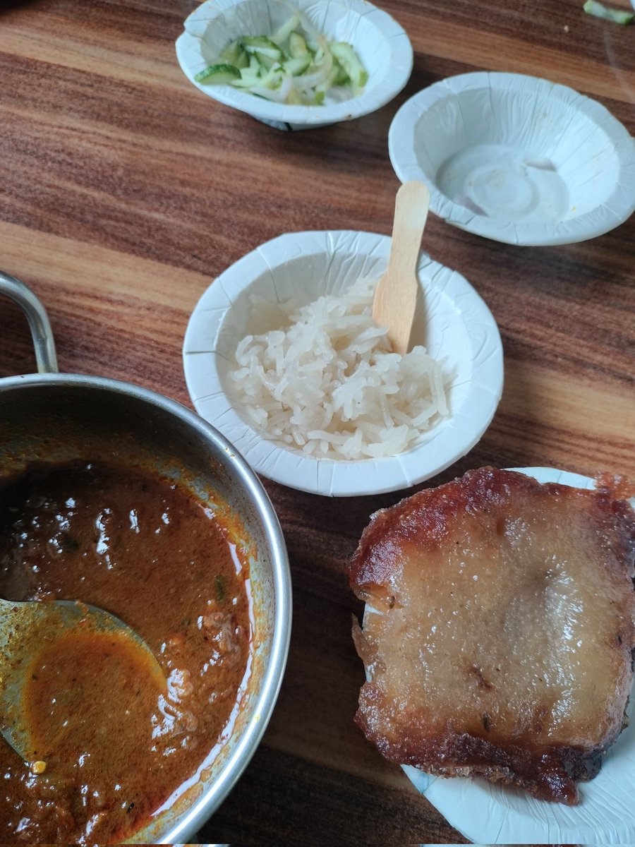 ishika2568's tweet photo. It's okay to unintentionally overorder sometimes but always pack your leftovers and take it home instead of leaving it behind on your table.

#foodokwasteyaake 
#foodwaste https://t.co/WnvGfF8Ign