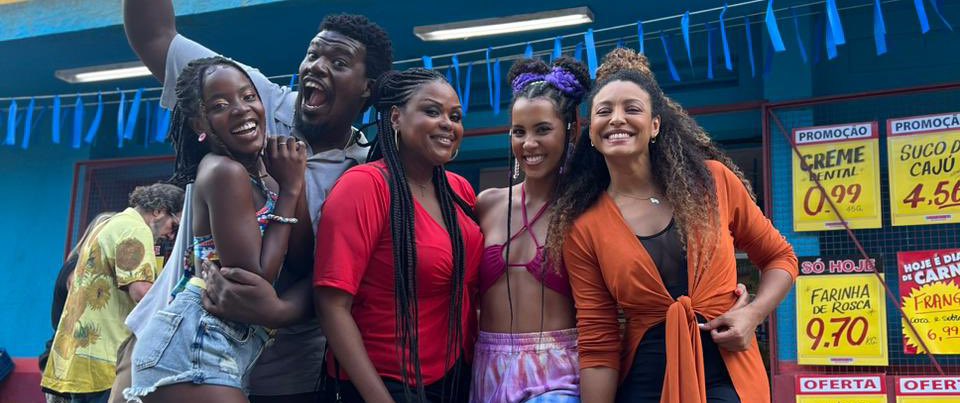 updatecultura's tweet photo. Com 80% do elenco negro, “Vai na Fé” se consagra como a novela das 19h com o maior faturamento da HISTÓRIA da Globo. https://t.co/NxOyj1O6rN