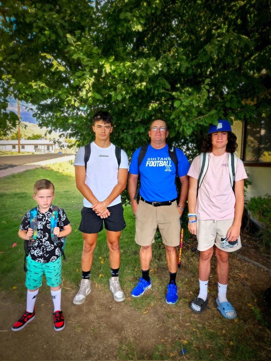 sultanbaseball5's tweet photo. Year 24 Let's Go!!! I've made and so make a lot of mistakes, but teaching and coaching has not been 1. I love seeing my students every day. It has kept me going and young at heart. #ItsMyCalling #SultanPride https://t.co/juenEY9Jhw