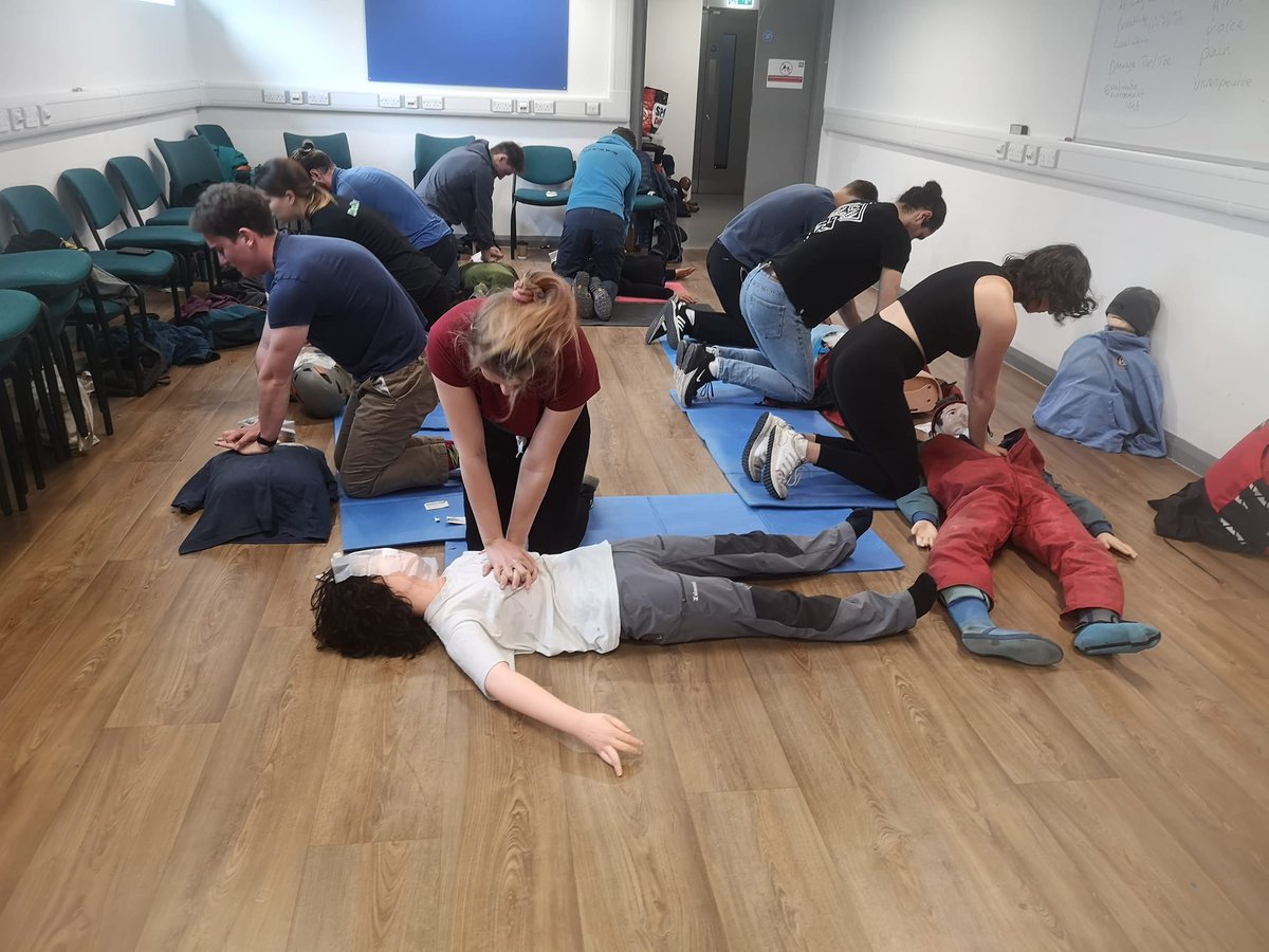 Adventure1stAid's tweet image. Having lots of the right kit with different bodies (male, female, child, baby)  defibrillators (1 per candidate) is the right way to deliver a professional course. Too many trainers turn up with 3 or 4 and short change the clients #firstaidtraining #firstaid #firstaidcourse #help
