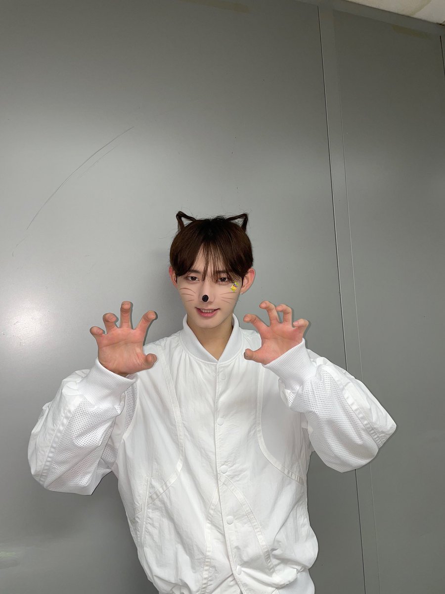 세계 빈냥이의 날 🐈‍⬛