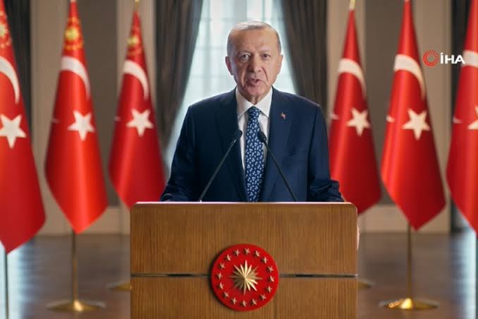 solcugazete's tweet photo. Erdoğan: 

"Türkiye'nin en büyük talihsizliği basiret yoksunu muhalefete sahip olmaktır." https://t.co/OYtv5NjwgY
