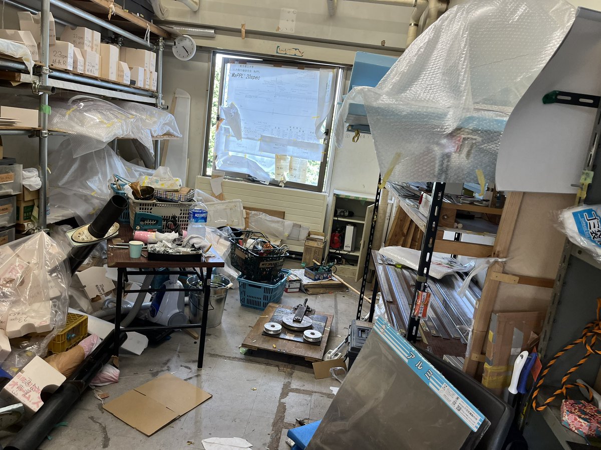MaPPL2023's tweet photo. この部屋は片付くのかな？ https://t.co/QCmCioOMFC