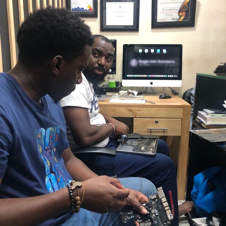 EagleInfo_UG's tweet photo. I am @AlmeidaB_UG, Admin Manager #EagleInfoSolutions
Proudly one of the few Apple Certified Mac Technicians in Uganda, delivering unparalleled service. Stay ahead with my up-to-date knowledge of Apple products.
For expert support, Call: 0772 006344
#AppleCertified #TechExpert https://t.co/RDuUW7paqz
