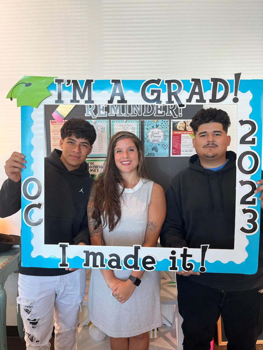 DVISD_OC's tweet photo. #DVOC kicks off the 2023-2024 school year with the first graduates of the year! Congratulations Graduates & families! https://t.co/vNvjZ211oA