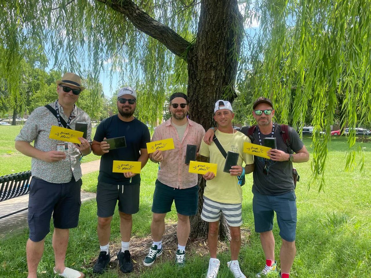 solanamobile's tweet photo. Gm π€οΈ
"4 Boomers and a Baby", along with their new Saga phones. Congrats on winning the Amazing Race Event at #SolanaSummerFestπ
A very big shoutout to @RoveWorldApp for a crazy weekend of fun, and everyone who joined!
#MintyFreshMondays
https://t.co/ZEH37pICUS https://t.co/2g233Y3cDF