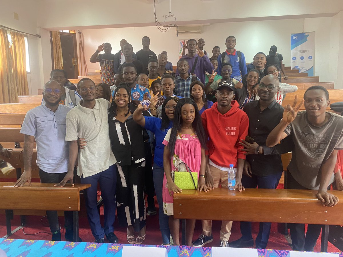 EdmondMakolle's tweet photo. @mountainhubb @WtmYaounde237 @GDGYaounde @Cyprien_T @FahDejon Notre troisième journée a été particulièrement marquée par le retour d’expérience de nos aînés et anciens du département Informatique de #uy1
@regis_ate @pamTakoundoum @st9_8 @CurtisKakeu @Joseballa6
Lien tofs: https://t.co/PFN8JDsZA7
#JUIN2023
#Comsas https://t.co/eHNDk4gth1