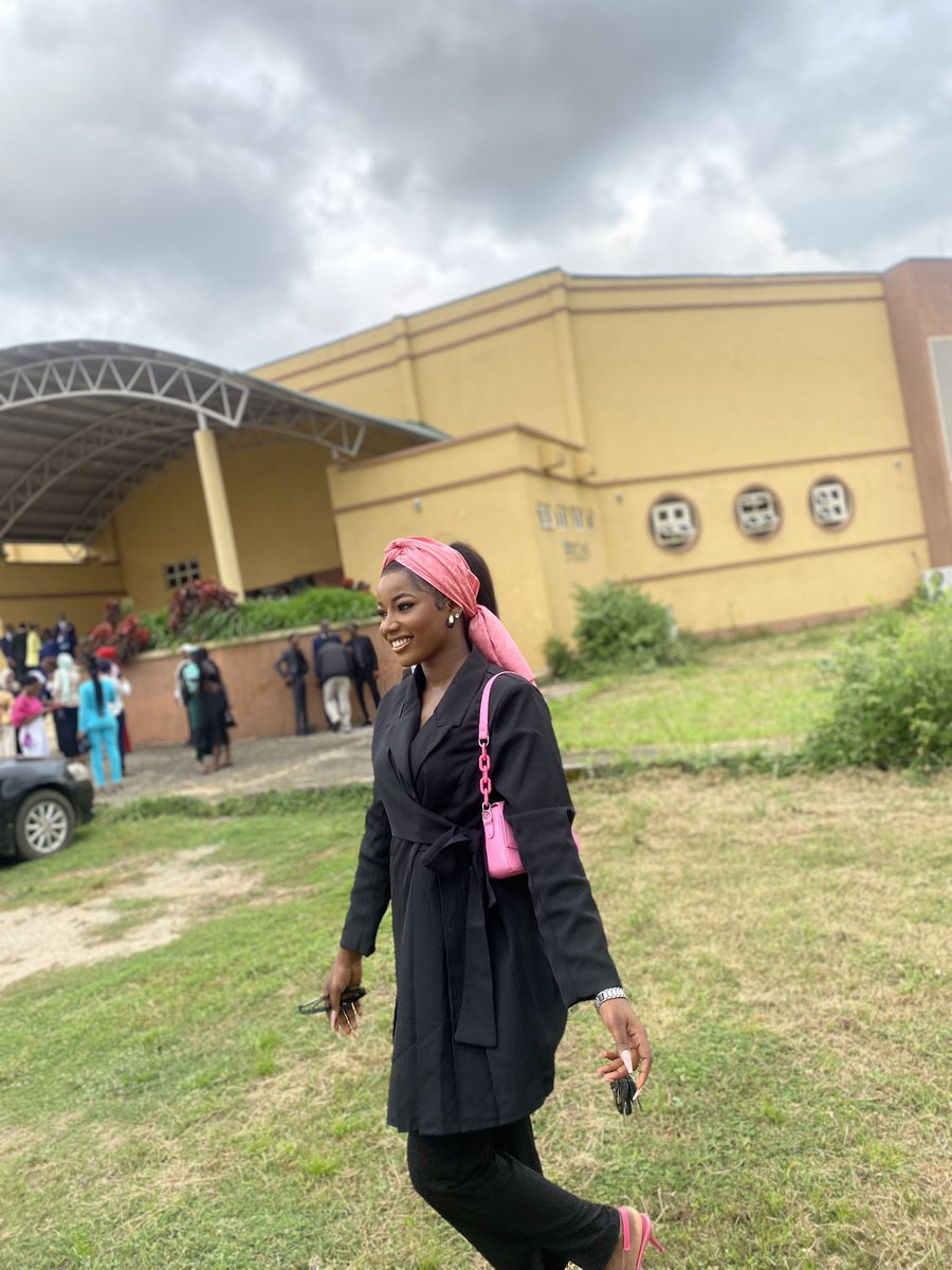 Reedahsliving's tweet photo. DAY 1: Corporate Day😍

My journey in Faculty of law is finally coming to an end 🥳🥺 https://t.co/7oBsmy1EJ8