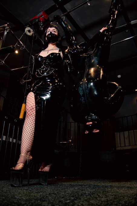 Ready to make your wildest fetish fantasies true?   https://t.co/GRwSXtSa39  📸 : @CharDouleur https://t