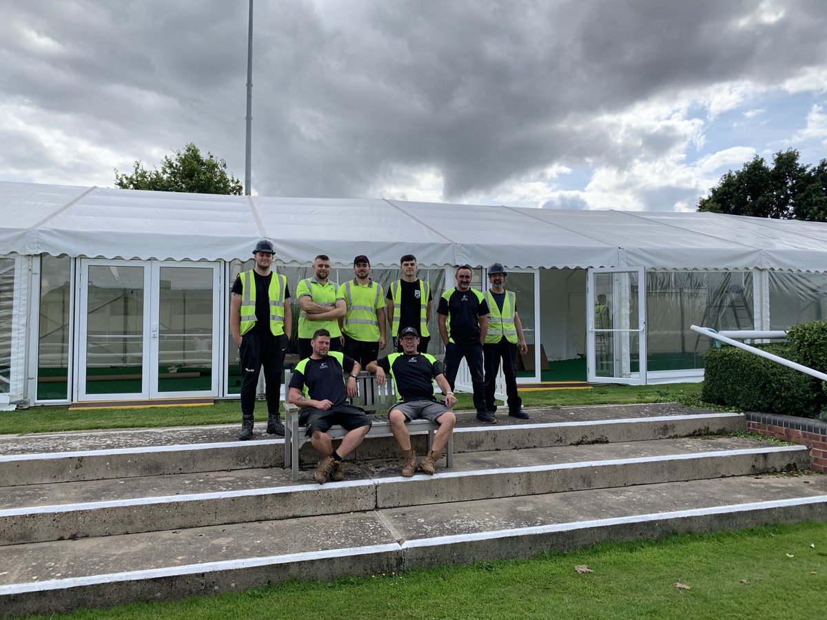 ⁦@CoopersMarquees⁩ race sponsors on Ladies Day, have started the marquee build.