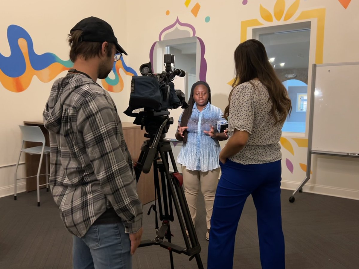JaclynCangro's tweet photo. The summer slide is real. Add pandemic learning loss on top of that and students are at a real disadvantage.

@youthfulimpact’s summer entrepreneurial mindset program is making sure students have employability skills. 

Thanks @WTEN @GiulianaBrunoTV for stopping by! https://t.co/zUbEY7HWsg