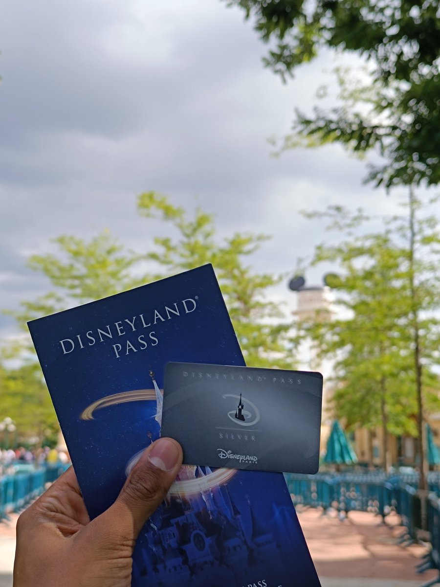 me voilà #DisneylandPass 🤓