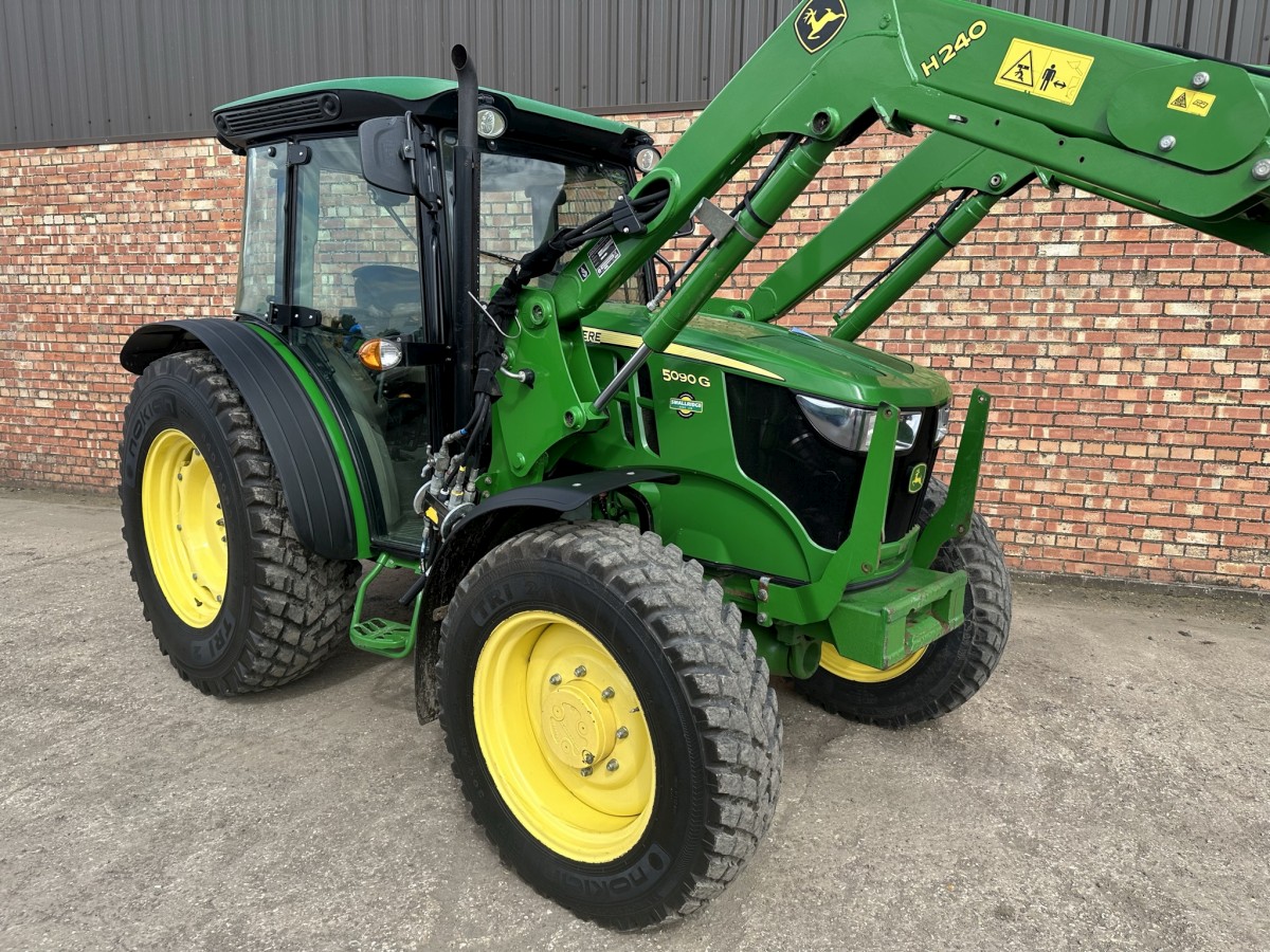 Rhcrawfords's tweet photo. FOR SALE John Deere 5090G
Year 2016
90Hp
4WD
Power shuttle
Pick up hitch
3 spool valves
Air conditioning
Air seat
Fitted with John Deere H240 Loader
Quick fit loader
3rd service
Fitted with Nokian tyres 80% good
ONLY 2275 Hours
Very tidy condition
https://t.co/fYFkx6fwaa https://t.co/tWe8Y3Yo3q